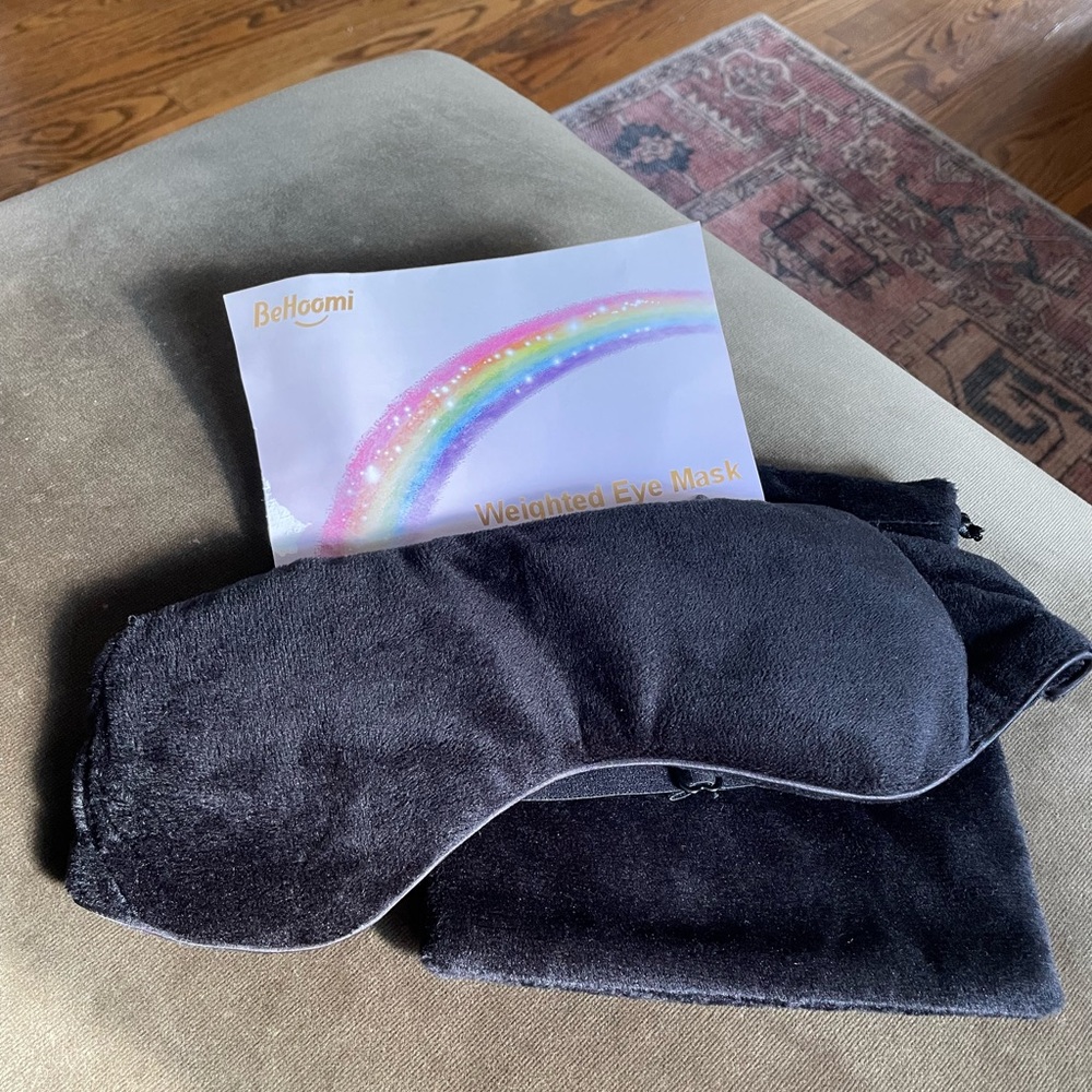 BeHoomi weighted eye mask in black